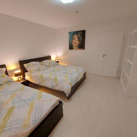 Several Different Rooms, Newly Furnished, In A New House In Vichten Extérieur photo