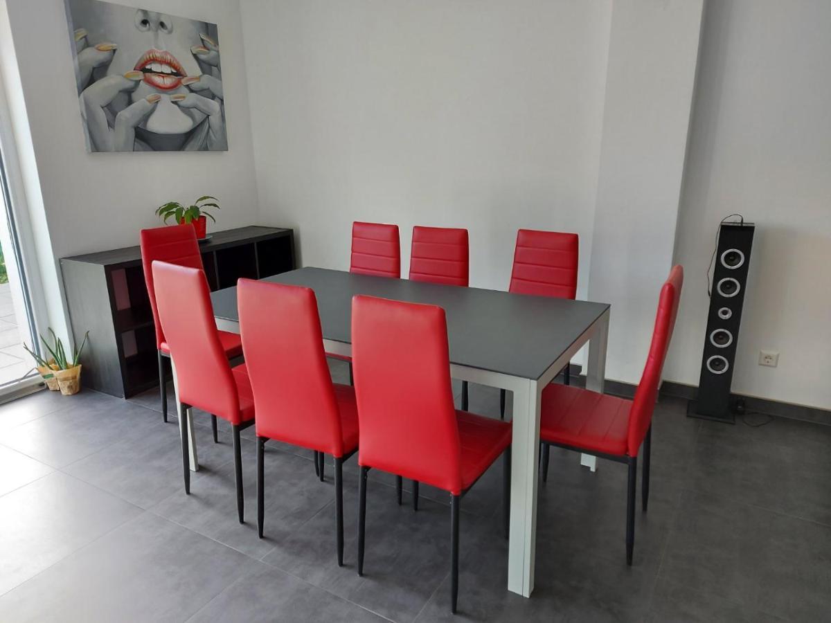 Several Different Rooms, Newly Furnished, In A New House In Vichten Extérieur photo
