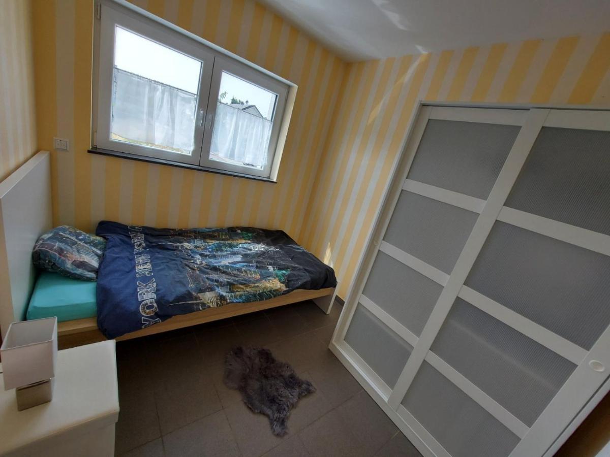 Several Different Rooms, Newly Furnished, In A New House In Vichten Extérieur photo