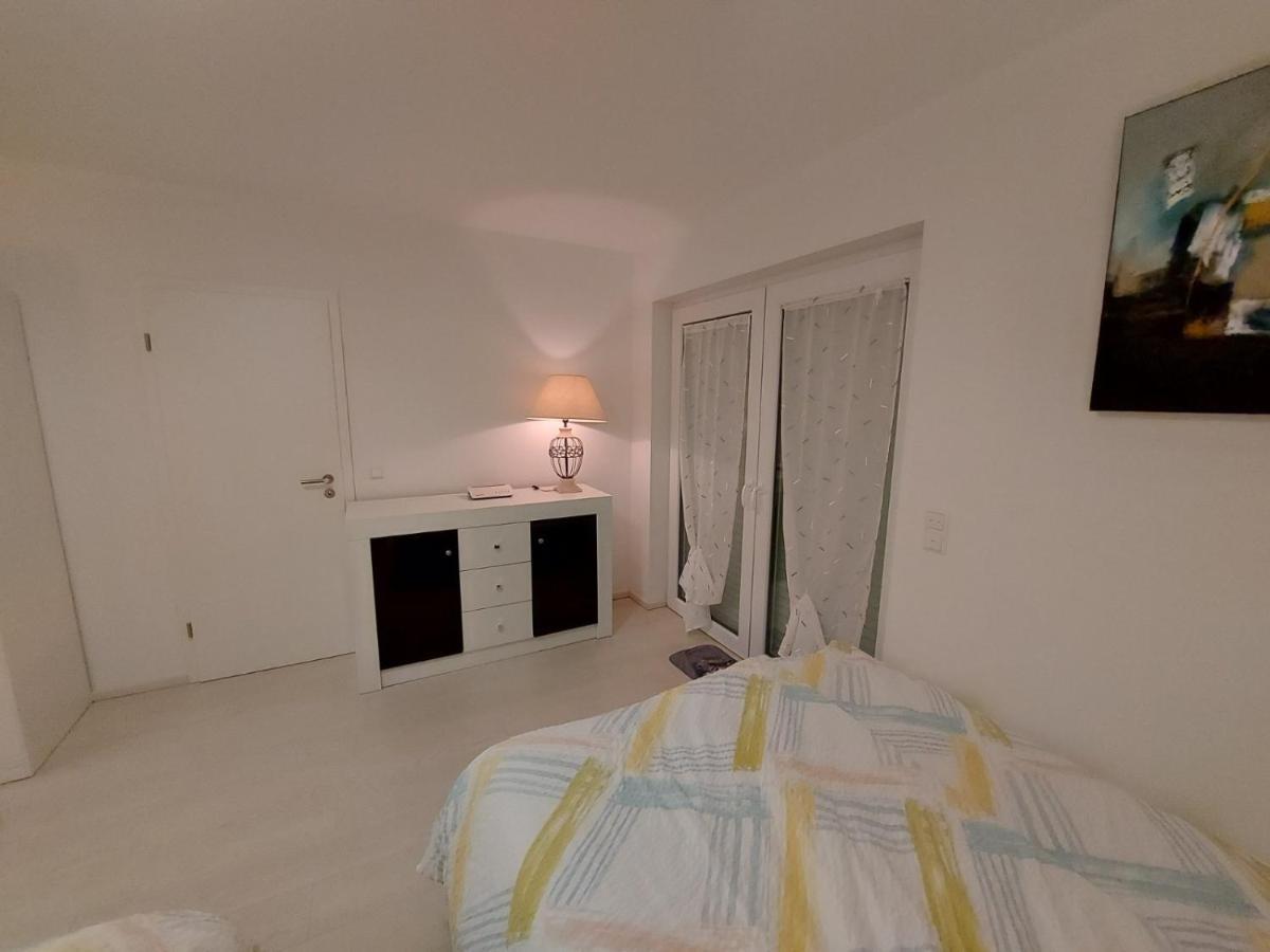Several Different Rooms, Newly Furnished, In A New House In Vichten Extérieur photo